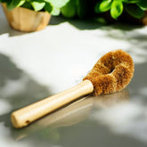 two-tone coconut husk & bamboo | kitchen brush
