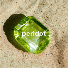 Load image into Gallery viewer, smr // peridot // Earth Collection bracelet
